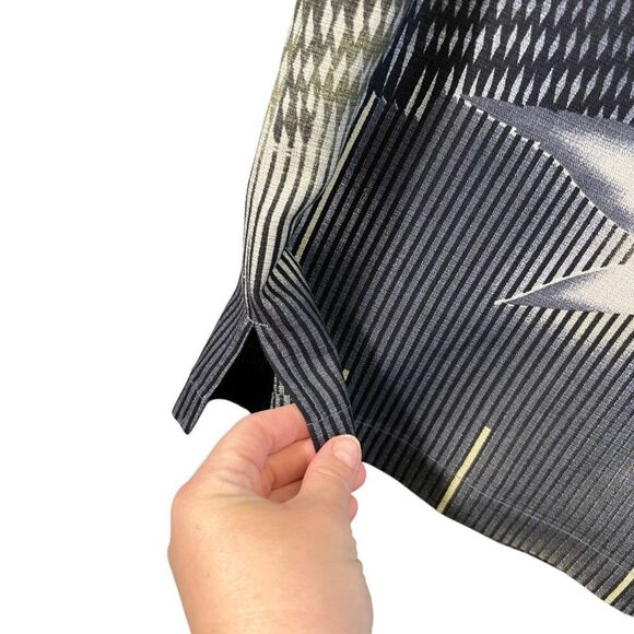 Xl Tommy Bahama | 100% Silk Button Down Hawaiian Shirt - Picture 14 of 15